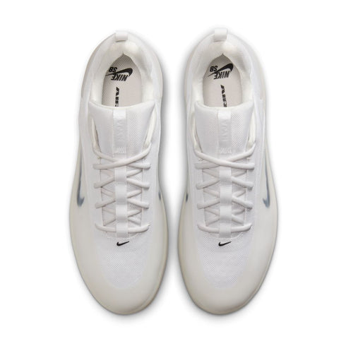 Nyjah 4 (White/Black)