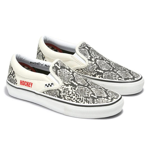 Skate Slip-On "Hockey" pair angle view