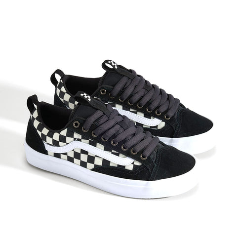 Skate Old Skool 36+ Checkerboard pair angle view