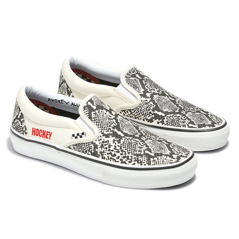 Skate Slip-On "Hockey" pair angle view