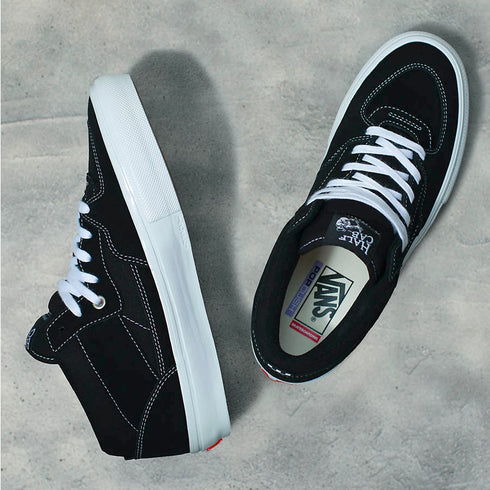 Skate Half Cab Black/White colorway pair top view