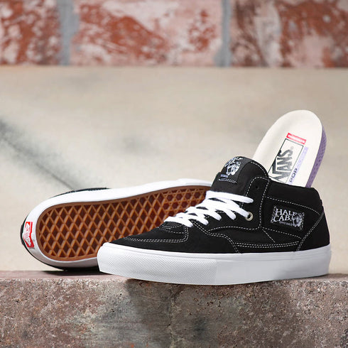 Skate Half Cab Black/White colorway pair